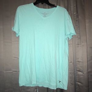 American Eagle men’s V-neck